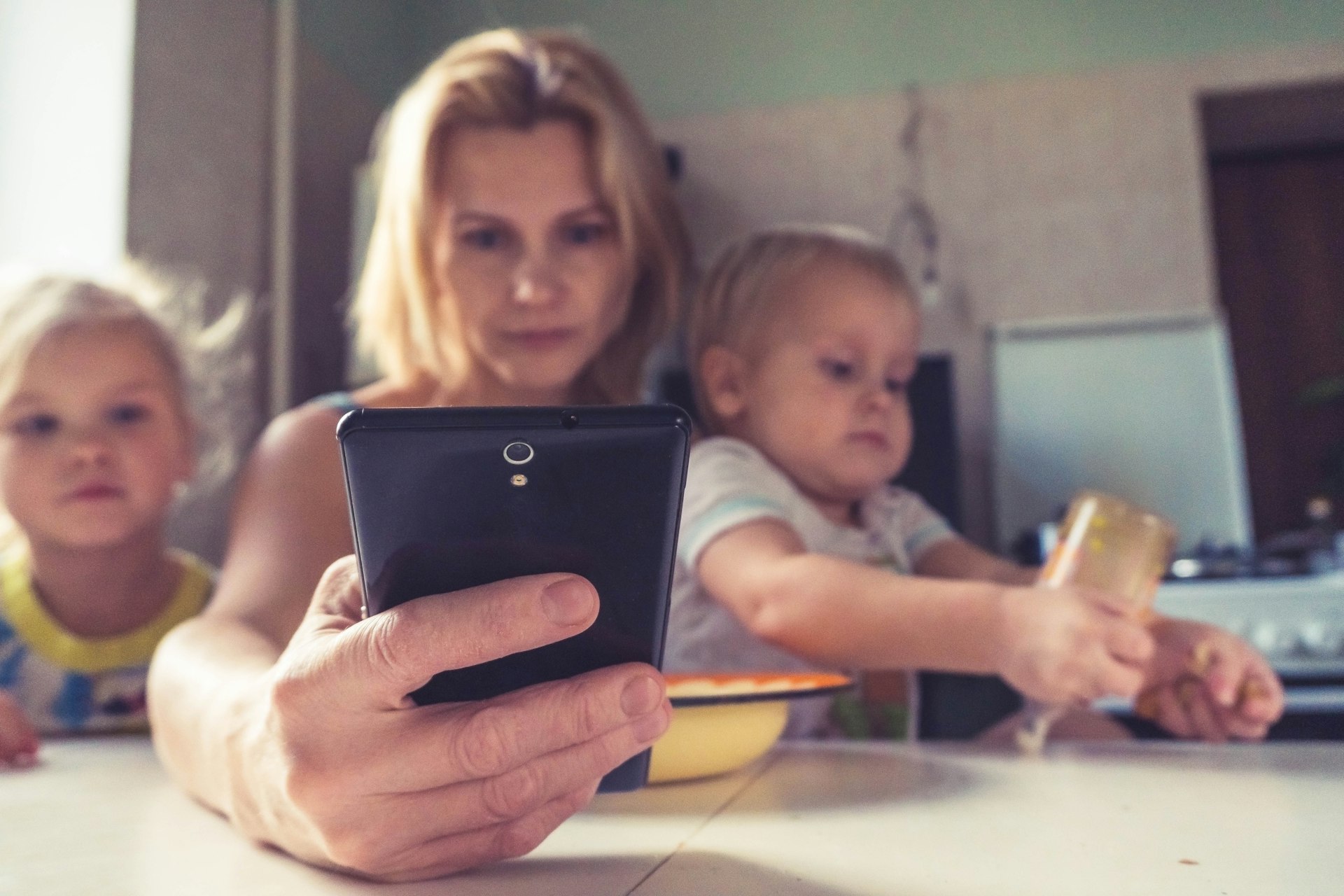 Navigating the Impact of Technology on Parent-Child Bonding: Challenges, Solutions, and Practical Guidance
