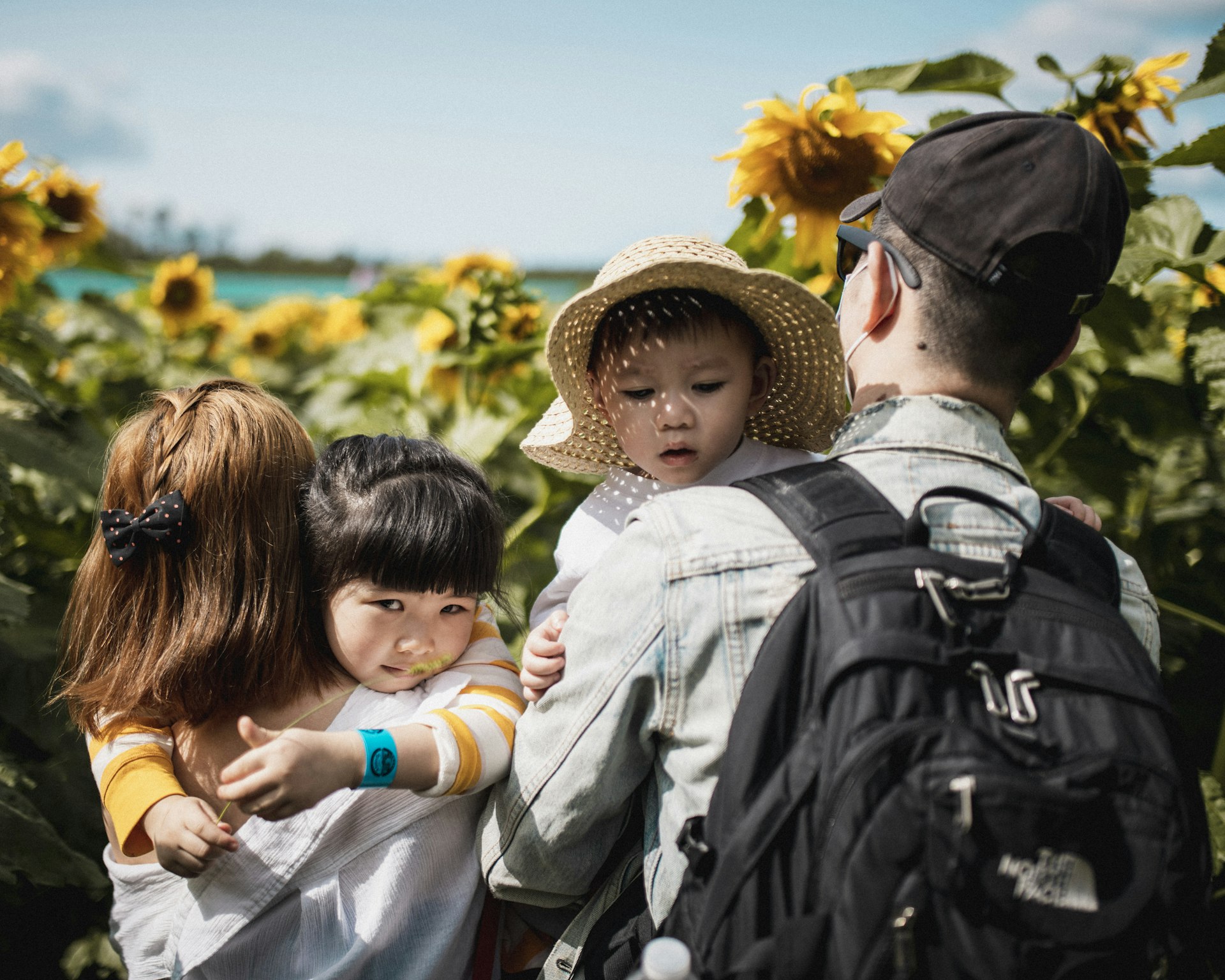 How Global Travel Shapes Modern Family Perspectives and Relationships